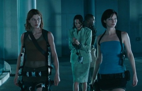 Milla Jovovich & Sienna Guillory - Resident Evil Apocalypse