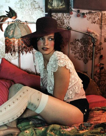 Milla Jovovich - Cowboy